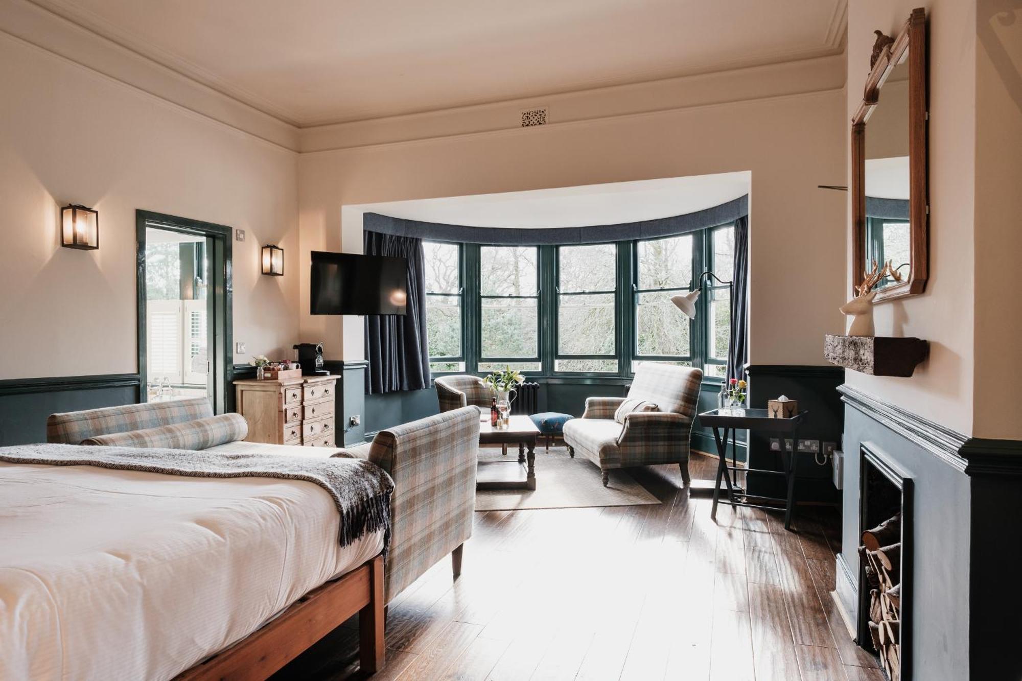 The White Buck 4* Burley