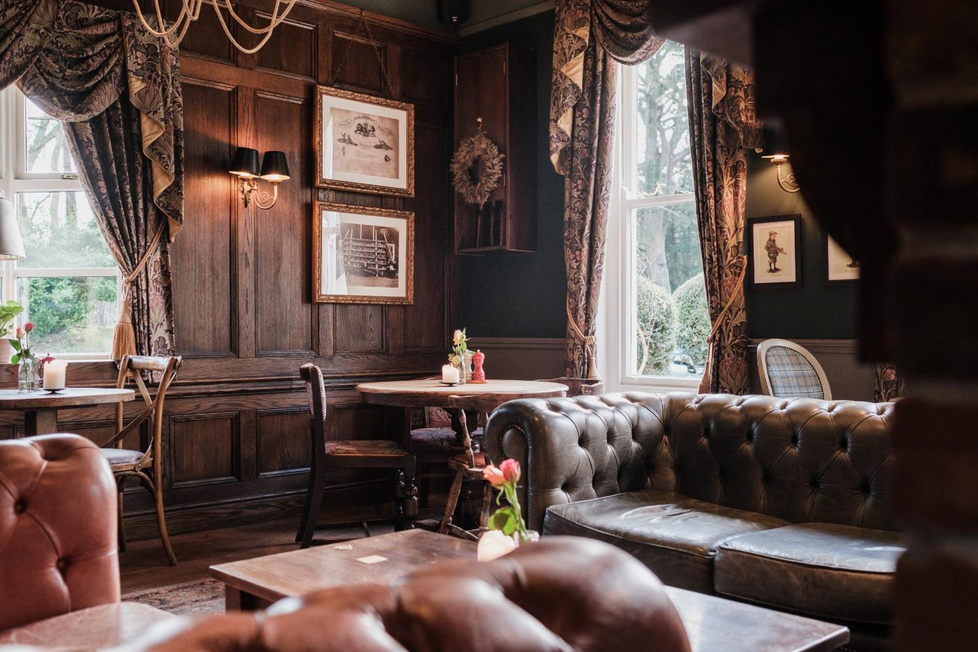 The White Buck 4* Burley