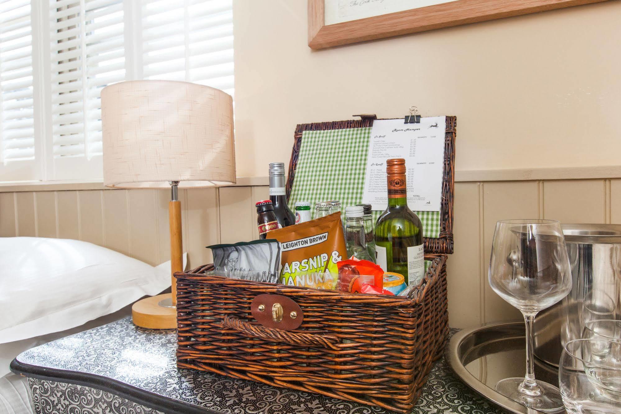 Inn The White Buck 4*