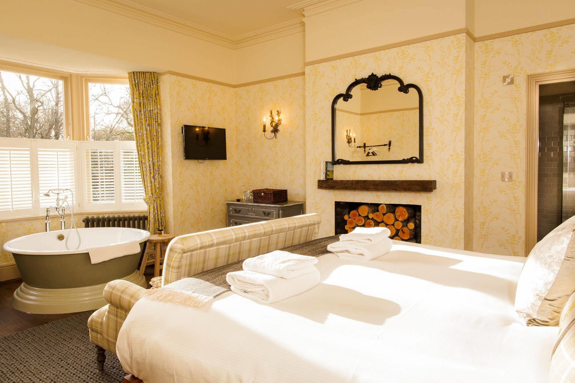 Inn The White Buck Burley